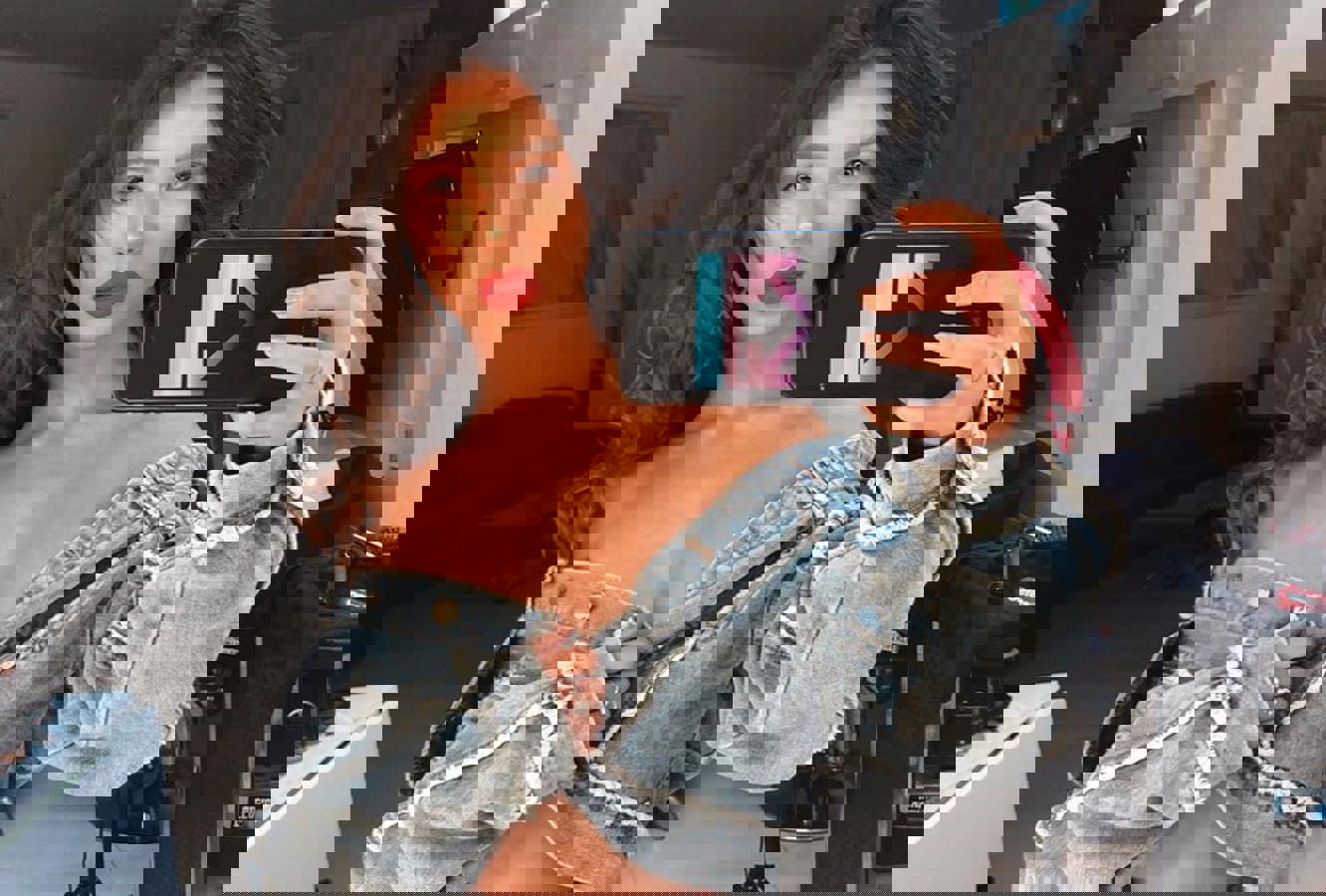 Emily Gomberg Leaked profile