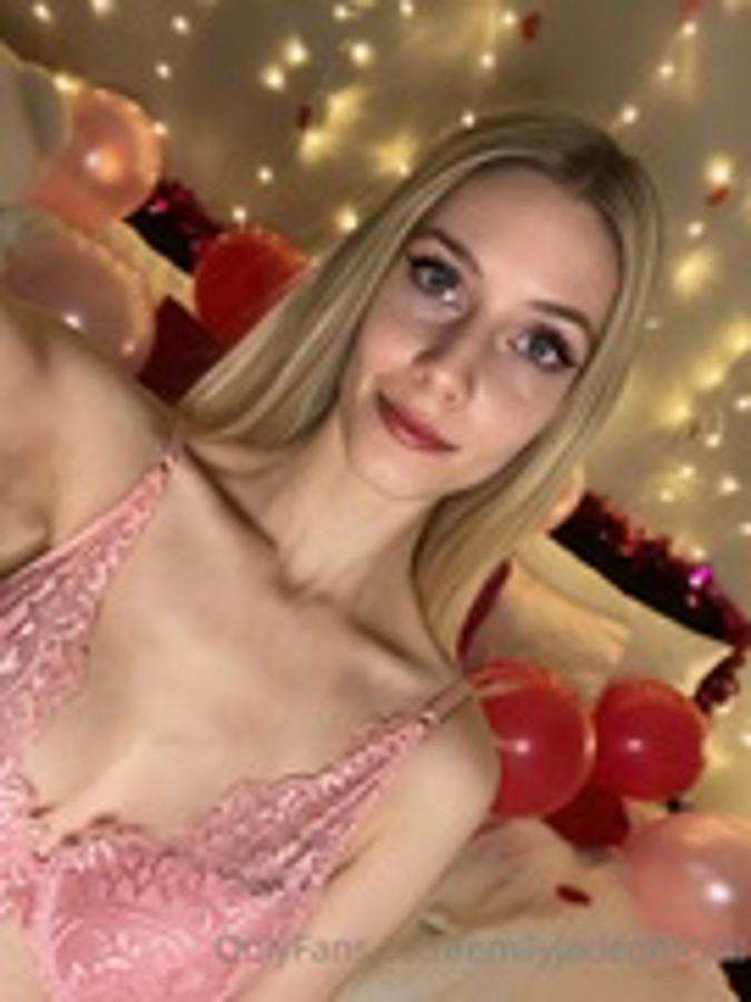 Emily Jade (emilyjade.official) Leaked profile